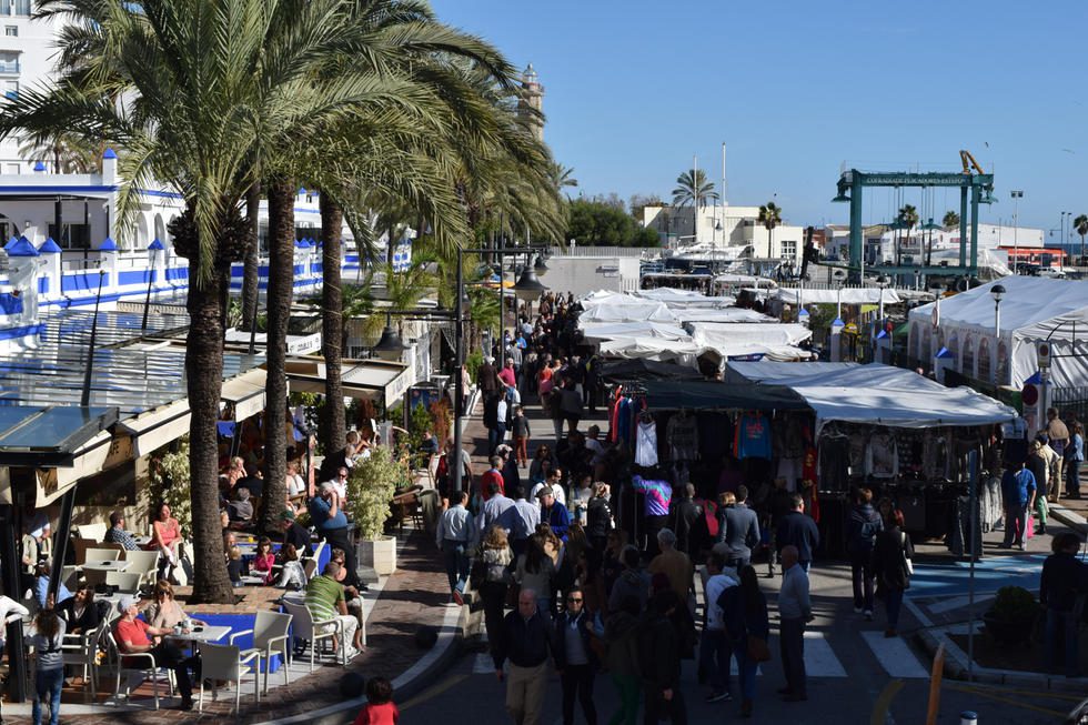 Straßen-Markt am Hafen von Estepona